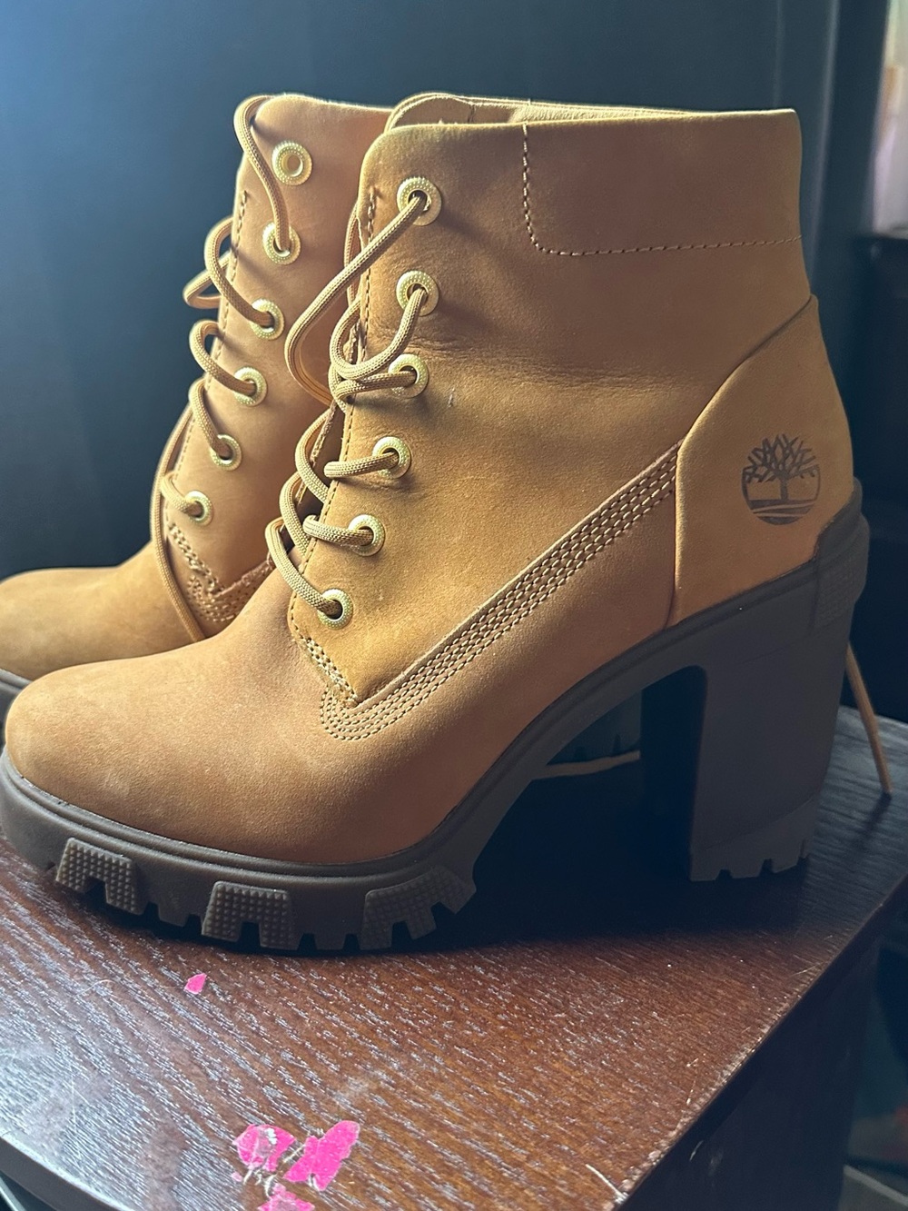 Timberland Women's Wheat Lace-Up Chunky Heel Lug Boot